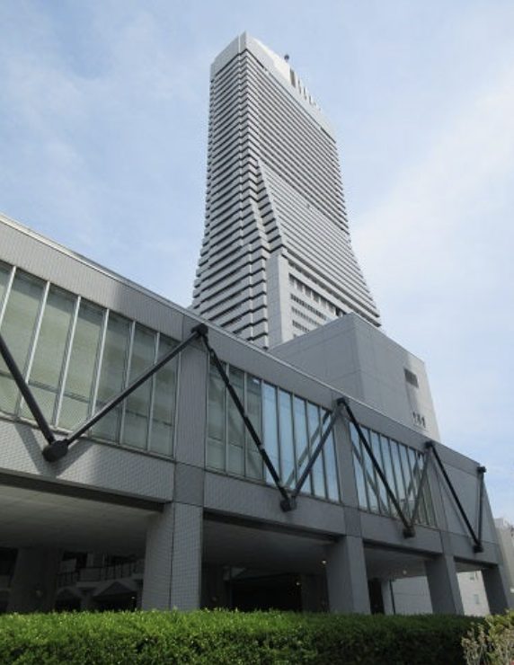 アートホテル大阪ベイタワーの外観