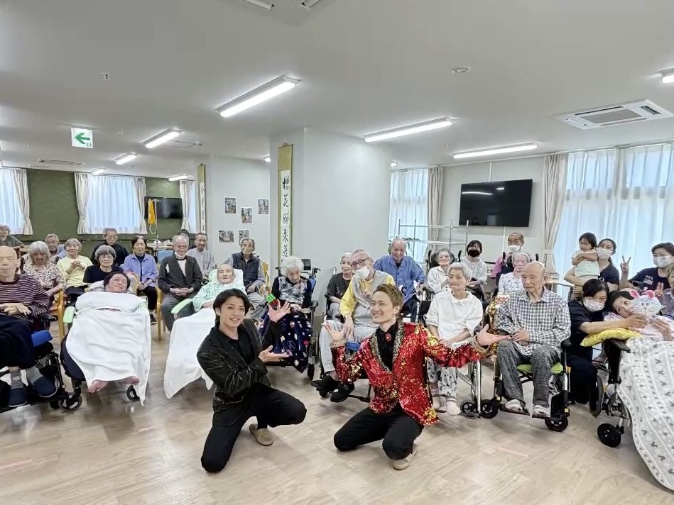 住宅型有料老人ホーム晴好園でのマジックショー