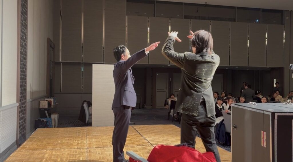 ステージパフォーマンスの様子